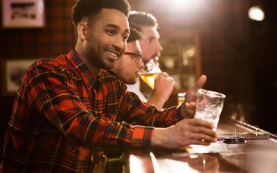 O Novo Ritmo da Noite Curitibana: Como a Transformação das Casas Noturnas Impacta Freelancers e Contratantes